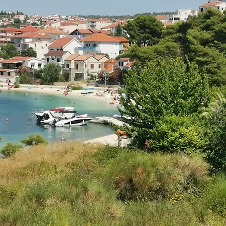 Apartment Croatika On The Beach Trogir Exterior photo