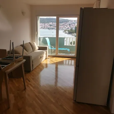 Apartment Croatika On The Beach Trogir Exterior photo