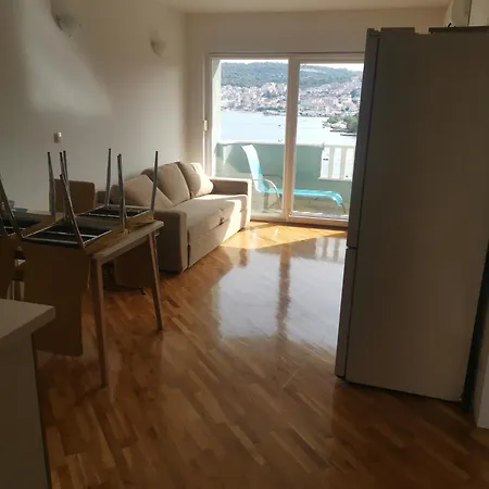 Apartment Croatika On The Beach Trogir Exterior photo